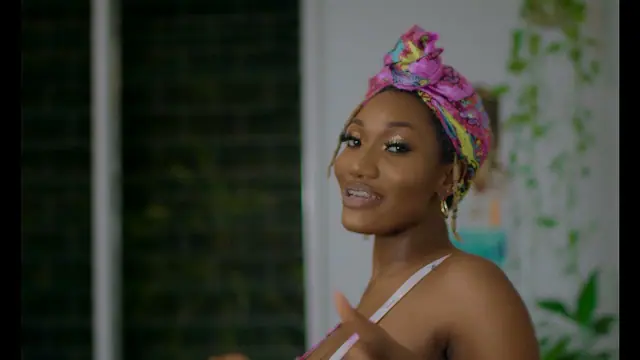 Wendy Shay Kiss Me On The Phone video