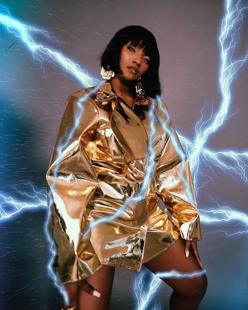 Simi – Naked Wire